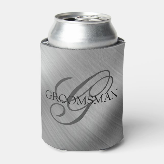 Enfriador De Latas Groomsmen Monograma Cepillado Plata (Lata Anverso)