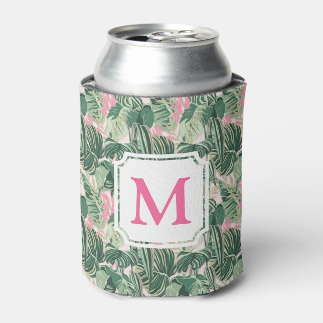 Enfriador De Latas Hojas tropicales verdes y rosas | Monograma Cabana (Lata Anverso)