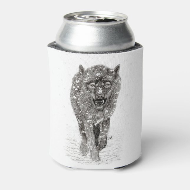Enfriador De Latas Lobo negro enojado en la nieve, invierno salvaje (Reverso de la lata)