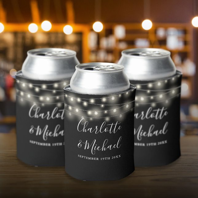 Enfriador De Latas Luces de Cadena Firma Script Boda Negro Blanco (String Lights Signature Script Black White Wedding Can Cooler)