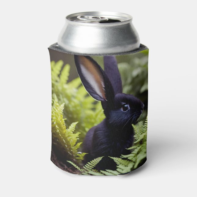 Enfriador De Latas Lucifer el conejo negro: Un conjunto oscuro de tra (Reverso de la lata)