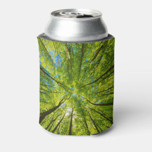 Enfriador De Latas Mirando a través de hojas de árboles verdes