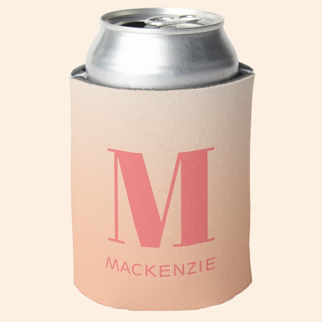 Enfriador De Latas Moderno Monograma Denominación Inicial Gradiente D (Peach gradient monogram initial name personalized can cooler)