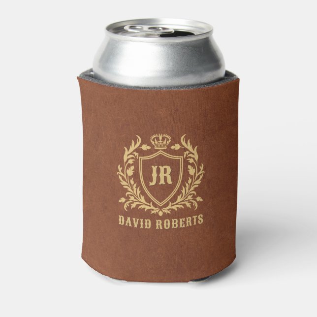 Enfriador De Latas Monogram Black Heraldic Crest Brown Faux Leather (Reverso de la lata)