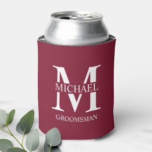 Enfriador De Latas Monograma y nombre del Groomsman personalizado clá