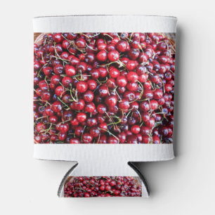 Enfriador De Latas Montón de cerezas rojas frescas en la canasta