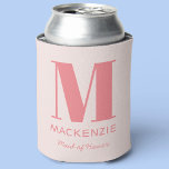 Enfriador De Latas Nombre de Monograma Rosa Maid of Honor<br><div class="desc">Diseño de nombres de monograma minimalistas de tipografía moderna que se puede cambiar para personalizar. Perfecto para agradecer a su empleada de honor por toda su ayuda y apoyo para hacer que su boda sea asombroso.</div>