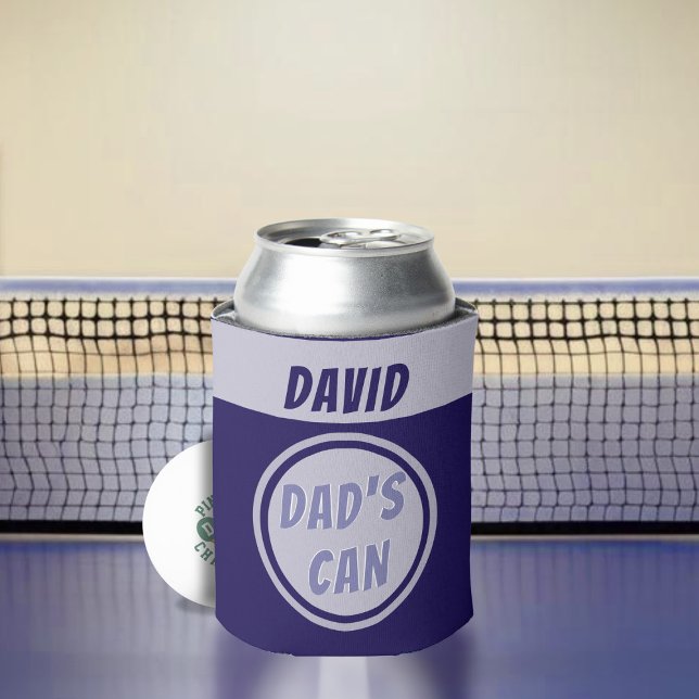 Enfriador De Latas Nombre de papá personalizado azul real (Dad's can do anything! They're magic! A fun can cooler just for him. Makes a great Father's Day Gift)