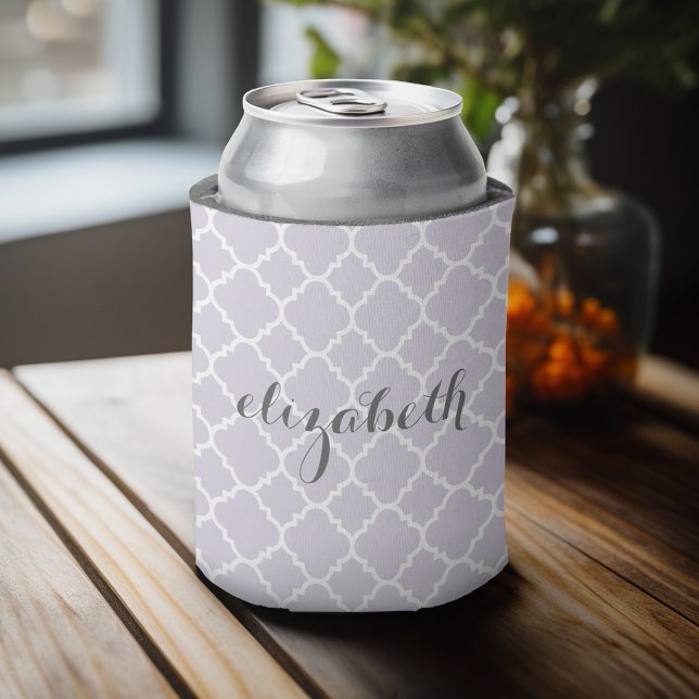 Enfriador De Latas Nombre personalizado del patrón de quatrefoil gris (Personalized can cooler with a place to add a name or other custom text)