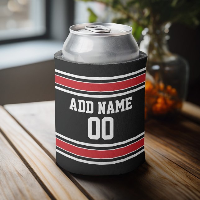 Enfriador De Latas Número de nombre personalizado de Black and Red Sp (Personalized Can Cooler - add a name and custom text to this sports jersey design)