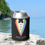 Enfriador De Latas Orgullo Gay Personalizado Groomsmen Negro<br><div class="desc">Refrigerador de bebidas del orgullo gay de Groomsmen personalizado negro arcoiris</div>