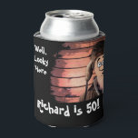 Enfriador De Latas Over the Hill Funny Southern Redneck Birthday<br><div class="desc">Qué regalo tan divertido para el pelirrojo de tu vida que cumple 50 años. Puedes personalizar la edad a lo que quieras. Este es un regalo gracioso que tu esposo, amigo o compañero de trabajo disfrutarán. Si necesitas ayuda para personalizarlo, contáctame. Gracias por buscar y todos tienen un gran día,...</div>