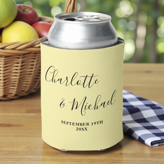 Enfriador De Latas Pale Yellow Script Minimalist Wedding (Subido por el creador)
