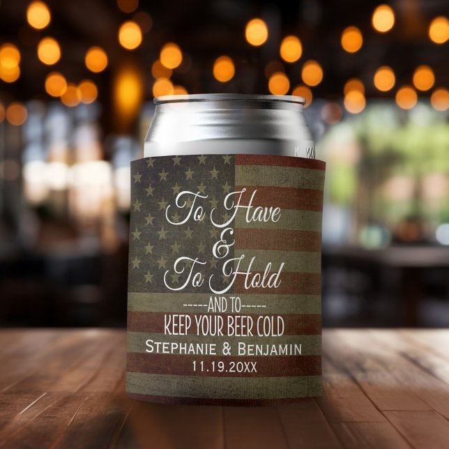 Enfriador De Latas Para tener y mantener la cerveza fría Boda (Wedding and Anniversary Can Cooler - Personalize with names and dates)
