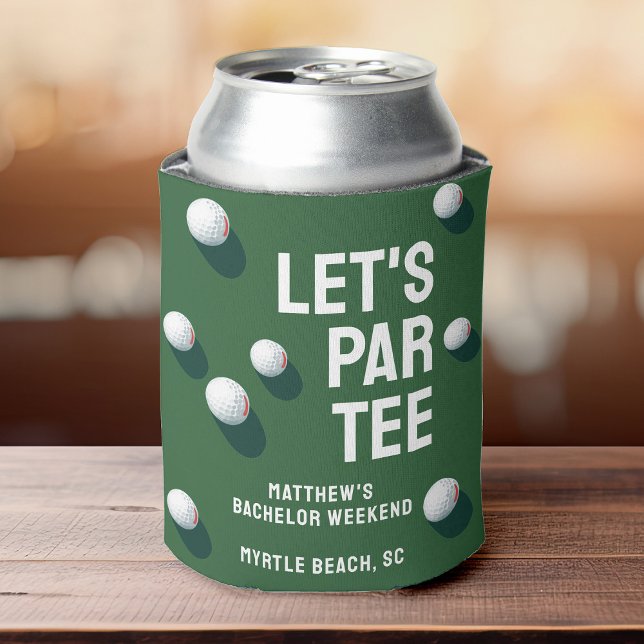 Enfriador De Latas Personalizado Bachelor Party Golfing Trip Let's Pa (A can cooler designed with a golf theme, showcasing golf balls and tees against a vibrant green back)