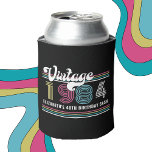 Enfriador De Latas Personalizado Cualquier vejez de la foto de Vintag<br><div class="desc">¡Brindis por los recuerdos del pasado y las alegrías del presente con nuestro Personalizado Cualquier vejez foto cumpleaños Beer Cooler! Este fresco combina nostalgia clásica con comodidad moderna, lo que lo convierte en el lugar perfecto para celebrar cualquier cumpleaños. Ya sea que cumplas 21 años o que celebres un hito...</div>