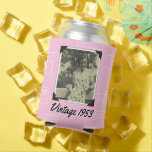 Enfriador De Latas Personalizado Vintage 1953 70th Birthday Party Pho<br><div class="desc">Personalizado Vintage 1953 70th Birthday Party Photo. Empieza el fiesta con este refrigerador de bebidas de cerveza. Personalizar de texto y añada una foto para un regalo de cumpleaños. Puede utilizarse para cualquier edad.</div>