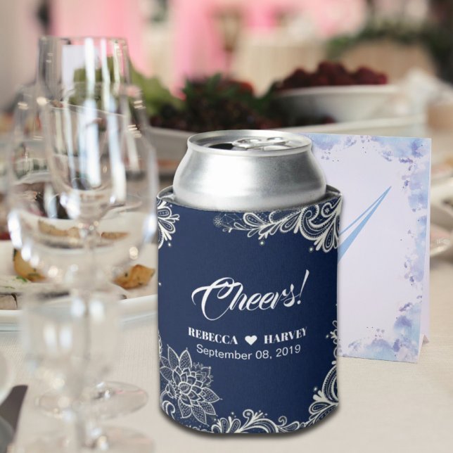 Enfriador De Latas playa boda azul marino de encaje blanco (beach nautical white lace navy blue wedding can cooler)