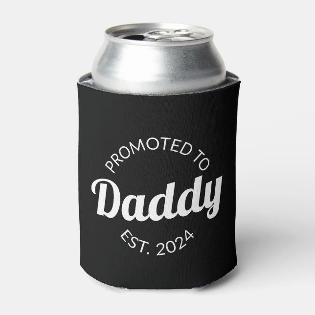 Enfriador De Latas Promovido A Daddy Est. I 2024 (Lata Anverso)