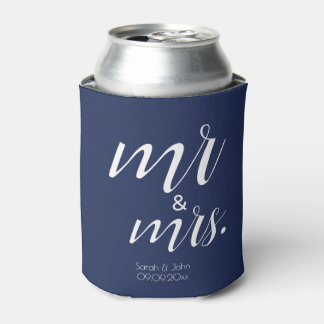 Enfriador De Latas Recuerdos de boda Modern Navy Bold Sr y Sra