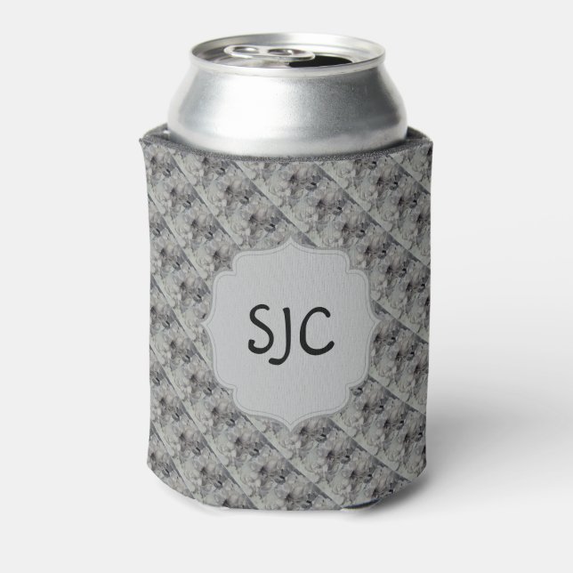Enfriador De Latas Refrigerador de bebidas MONOGRAMADO DE AMARILIS BL (Reverso de la lata)
