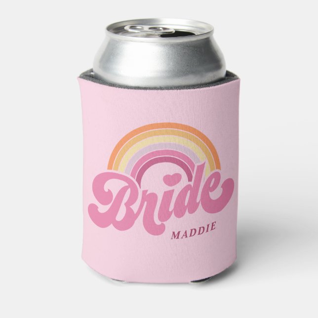 Enfriador De Latas Retro de novia arcoiris personalizado (Reverso de la lata)