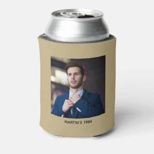 Enfriador De Latas Saludos a la elegante y divertida arena de 40 años (Reverso de la lata)