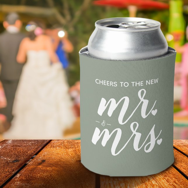 Enfriador De Latas Saludos Al Nuevo Sr. y la Sra. Boda (Cheers To The New Mr. & Mrs. Wedding Can Cooler)