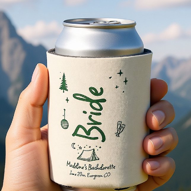 Enfriador De Latas Slim Campamento Bachelorette Bride Mano Dibuja Verde Es (camp bachelorette can cooler personalized bride camping hand drawn written girls trip bach)
