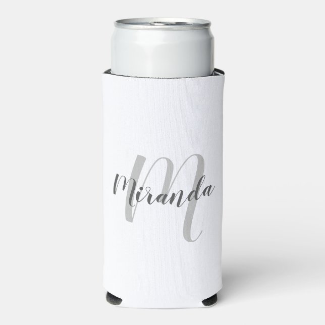 Enfriador De Latas Slim Monograma y nombre personalizados de guión moderno (Frente Agua con Gas)