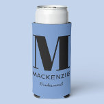 Enfriador De Latas Slim Nombre de Monograma de la dama de honor Azul<br><div class="desc">Diseño de nombres de monograma minimalistas de tipografía moderna que se puede cambiar para personalizar. Perfecto para agradecer a su dama de honor toda su ayuda y apoyo para hacer que su boda sea asombroso. Cambie el fondo azul y el color del texto para que coincidan con su celebración.</div>