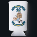 Enfriador De Latas Slim Saludos A 40 Años Funny Beer Birthday Personalizad<br><div class="desc">Saludos a la personalizado de cumpleaños de cerveza de 40 años con un barril de cerveza con velas como torta de cumpleaños. Todo el texto y nombre es personalizable.</div>
