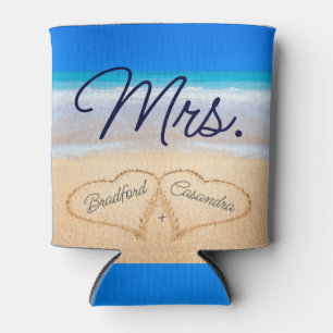 Enfriador De Latas Sra. Beach Wedding Hearts in Sand Refrigerador de