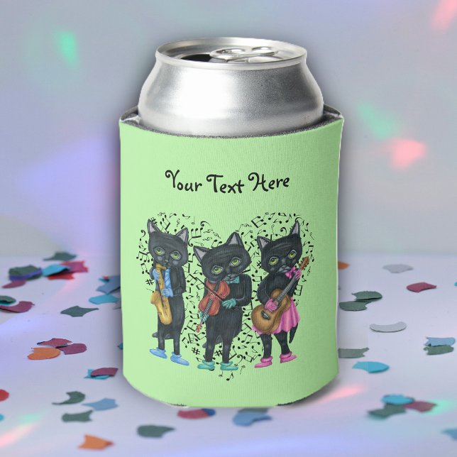 Enfriador De Latas Tres ropas musicales negras gatas brillantes para  (Fun black cat musicians playing instruments on heart of music notes on light green drink can cooler.)