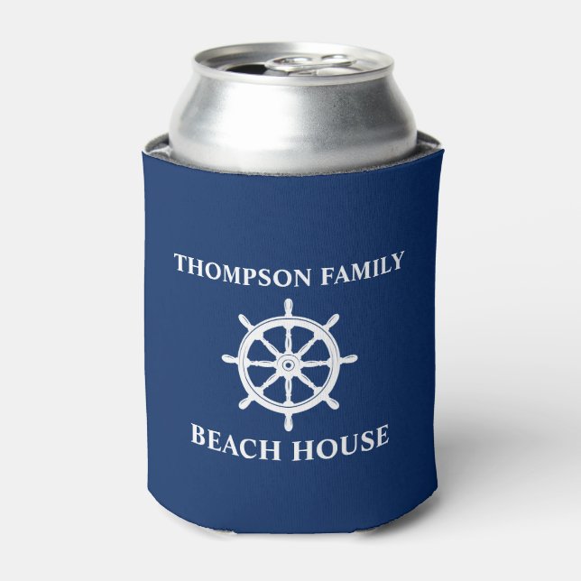 Enfriador De Latas Tu nombre Beach House Ships Whem Helm Navy Blue (Lata Anverso)