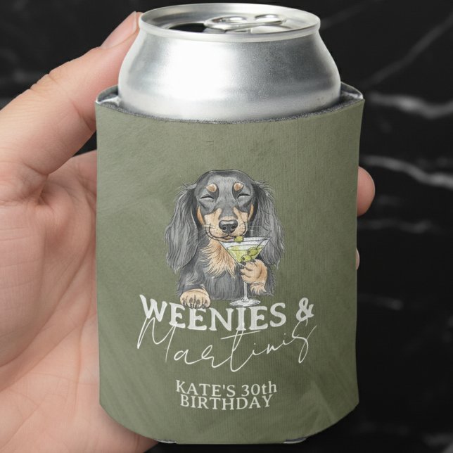 Enfriador De Latas Weenies manos dibujadas y Martinis Dachshund (Celebrate with this Hand Drawn Weenies and Martinis Dachshund Can Cooler! )