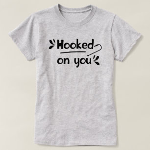 Enganchado a ti pescando camisetas de mujeres