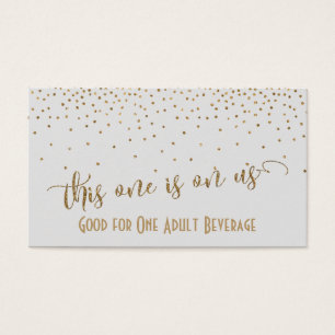 Entradas para bebidas grisáceas ligeras con confet