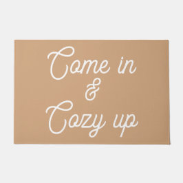 Entrar En Una Acogedora Puerta Con Una Alfombra De