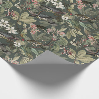 Entre el papel de envolvimiento de chupa