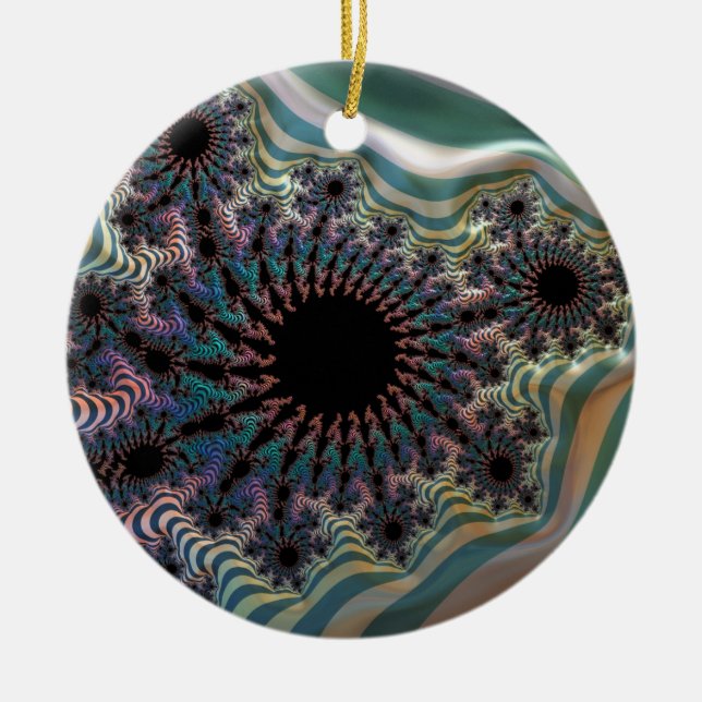 Entre los pliegues de la decoración cerámica (Frente)