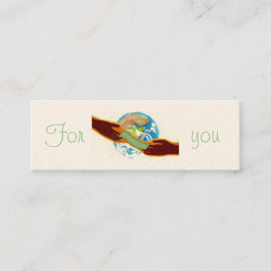 Entregar tarjetas de ausencia, dar la mano frente 