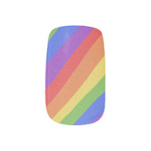 Arte de uñas arcoiris con textura de orgullo