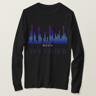 Equalizador de la música en la camiseta larga