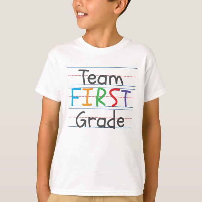 Equipo de primer grado de regreso a la camiseta de (Anverso)