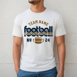 Equipo personalizado de fútbol masculino azul y ma<br><div class="desc">Nombre de personalizado de fútbol y número de jugador T-Shirt para papá - mostrado en White Fleck Design para los papás de fútbol presenta letras retro y texto personalizado que se puede personalizar con un nombre de equipo y el número de camiseta del jugador. El azul marino y el marrón...</div>