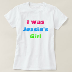 Era la camiseta Fiesta del Chica de Jessie de los