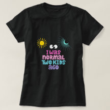 Era normal hace dos niños en la camiseta