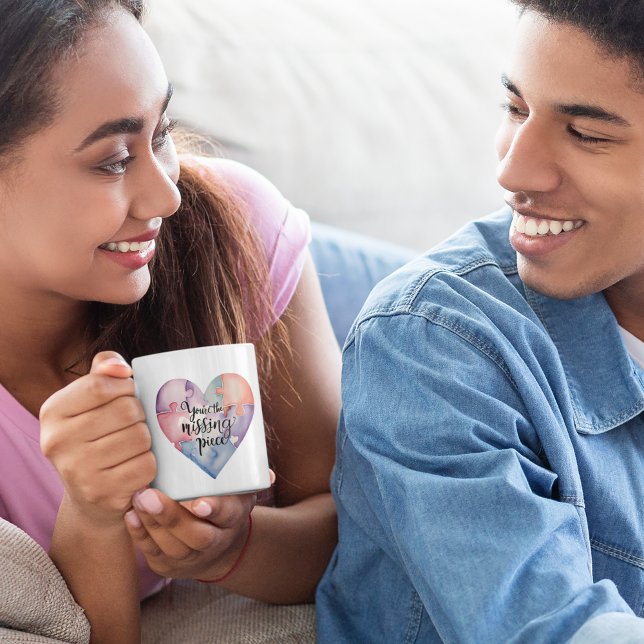 Eres la taza del rompecabezas de la pieza que falt (Let someone know how much you love them with this, "You're the missing piece" puzzle mug! )