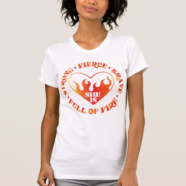 Es fuerte y valiente, llena de camiseta de bombero (Anverso)